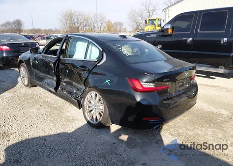 2024 BMW 330I xDrive z USA, uszkodzony, nr VIN 3MW89FF00R8E43588